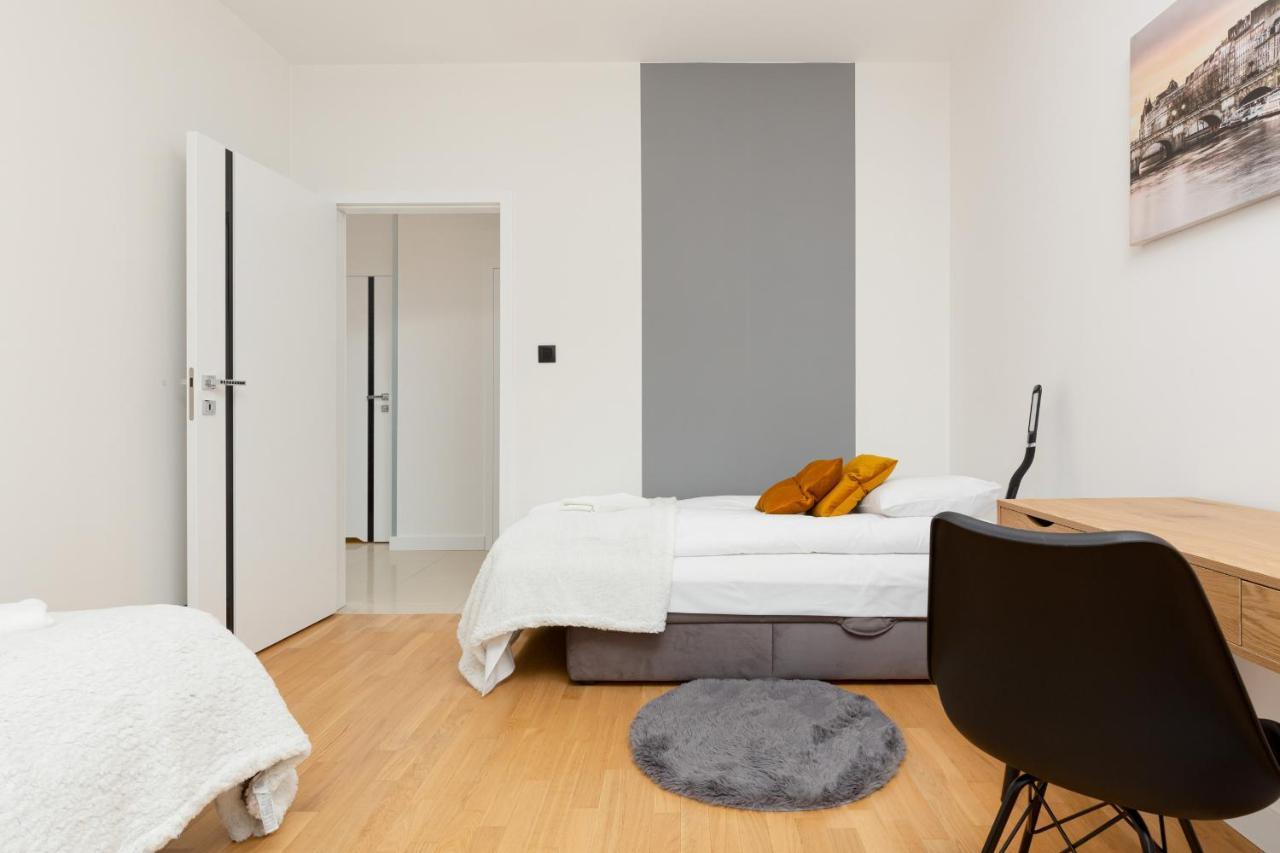 Park Arkadia Apartment With Parking Mokotow By Noclegi Renters Warsawa Bagian luar foto