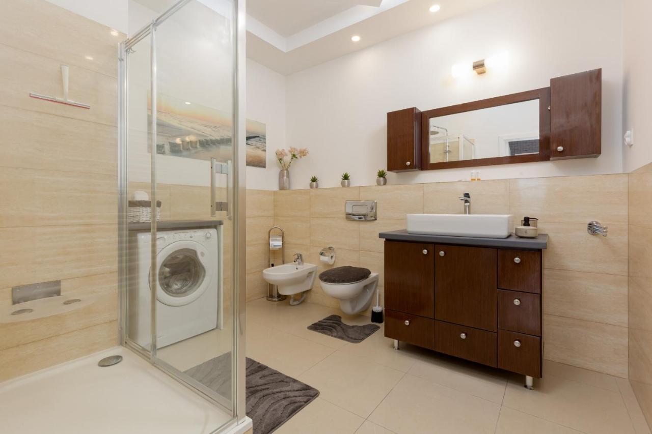 Park Arkadia Apartment With Parking Mokotow By Noclegi Renters Warsawa Bagian luar foto